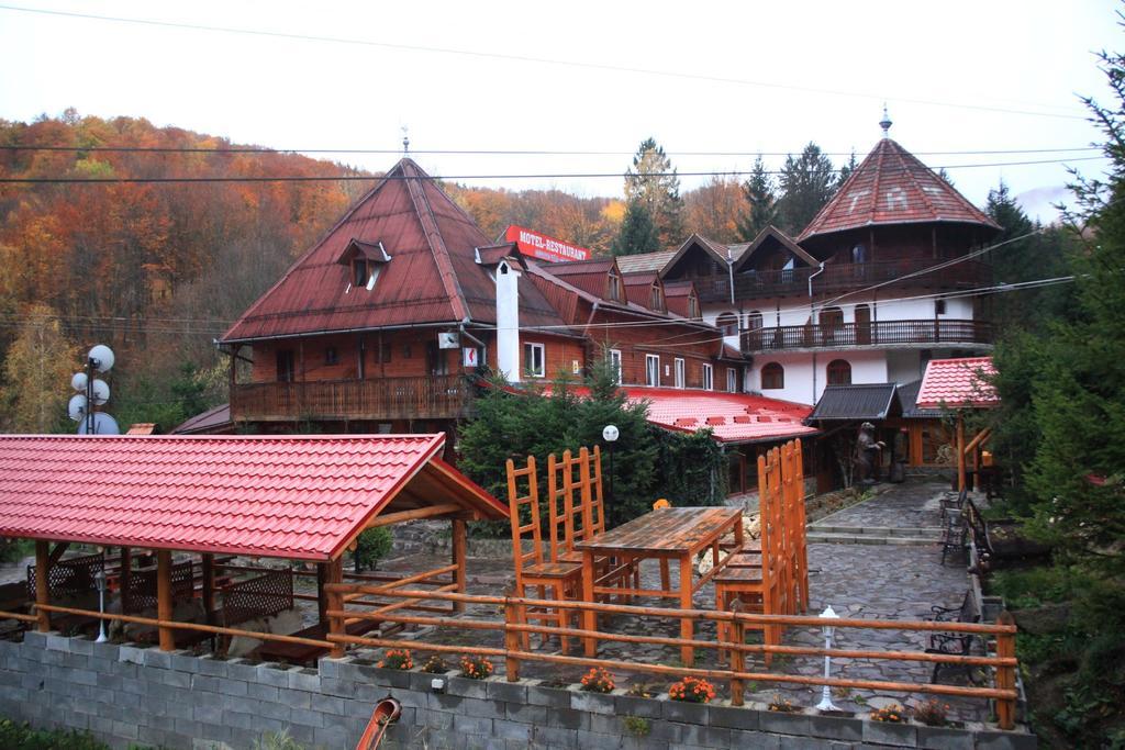 Pensiunea Cetate Balvanyos Buitenkant foto